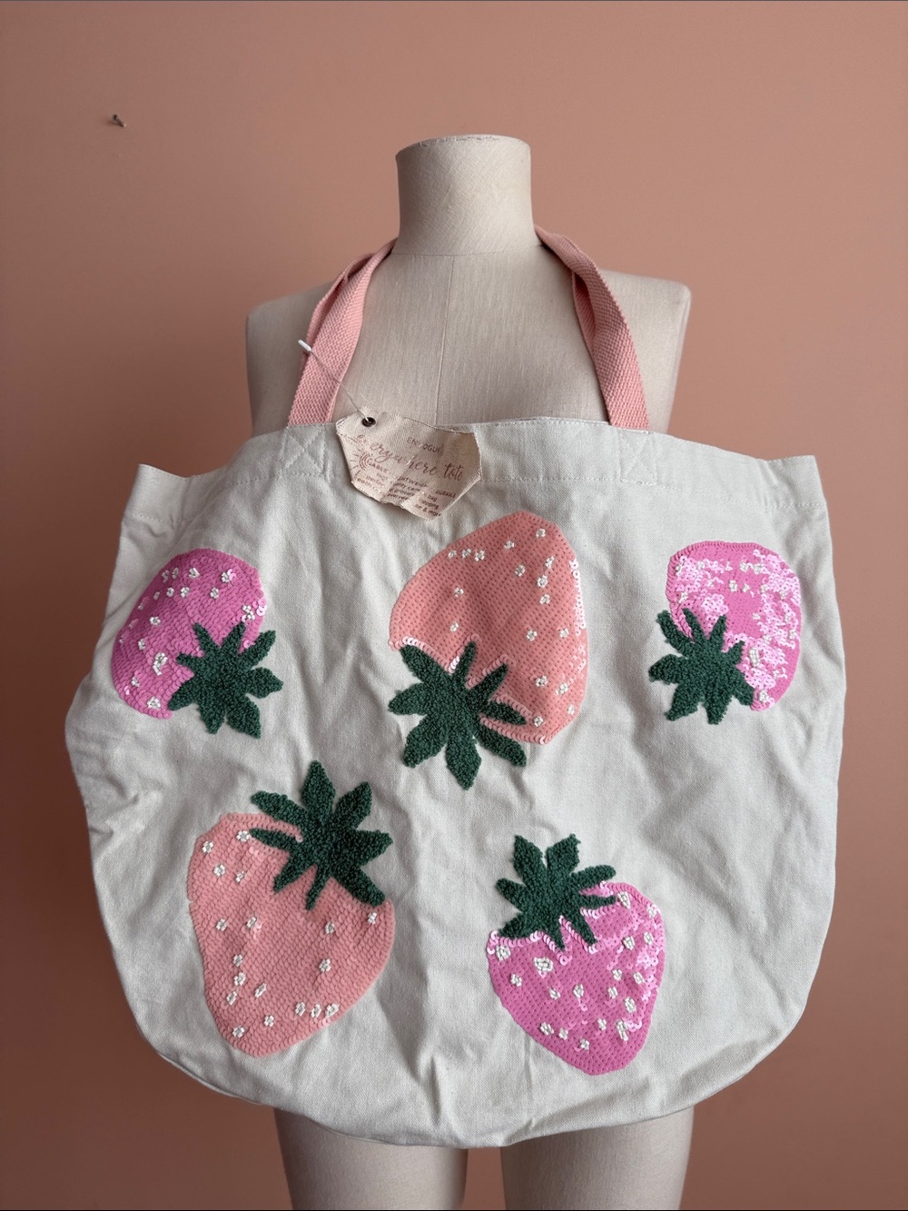 Envogue Everywhere Tote Sequin Strawberries 🍓 19 x 16 Canvas Snap Closure